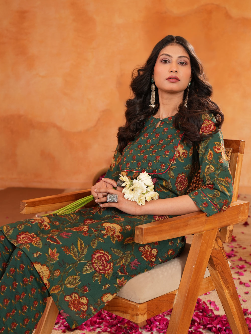Women's Green Floral Print keyhole Neck Cotton Straight Kurta with Pant Set