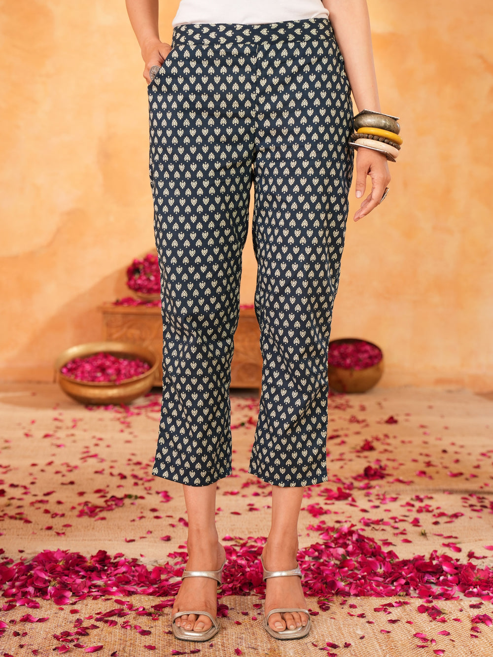 Women's Navy Blue  Floral Print V-Neck Cotton Straight Kurta with Pant Set