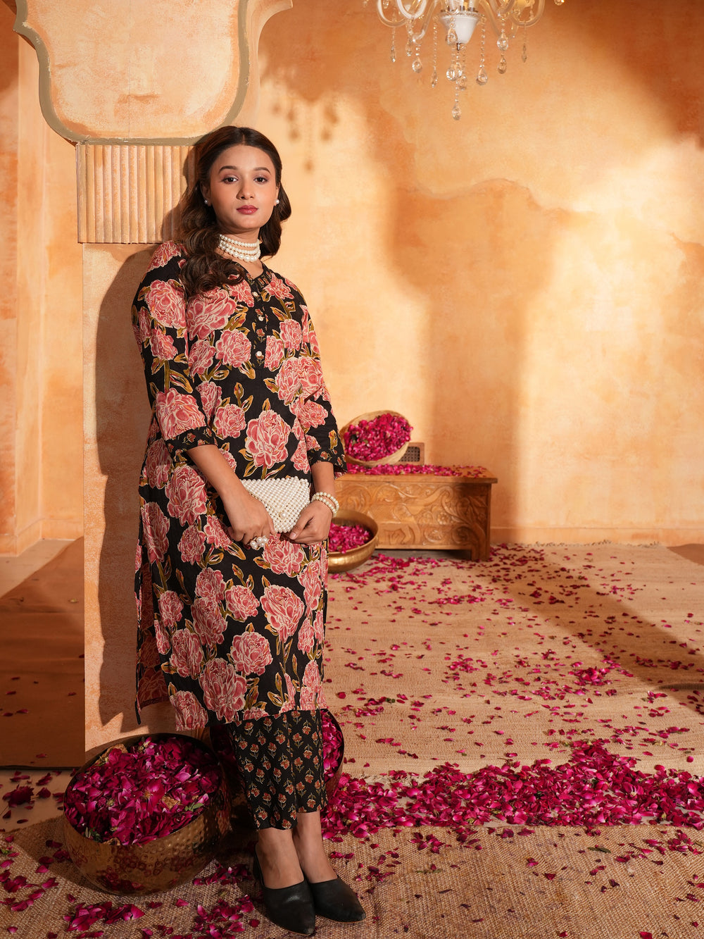 Women's Black Floral Print Cotton V-Neck Straight Kurta with Pant Set