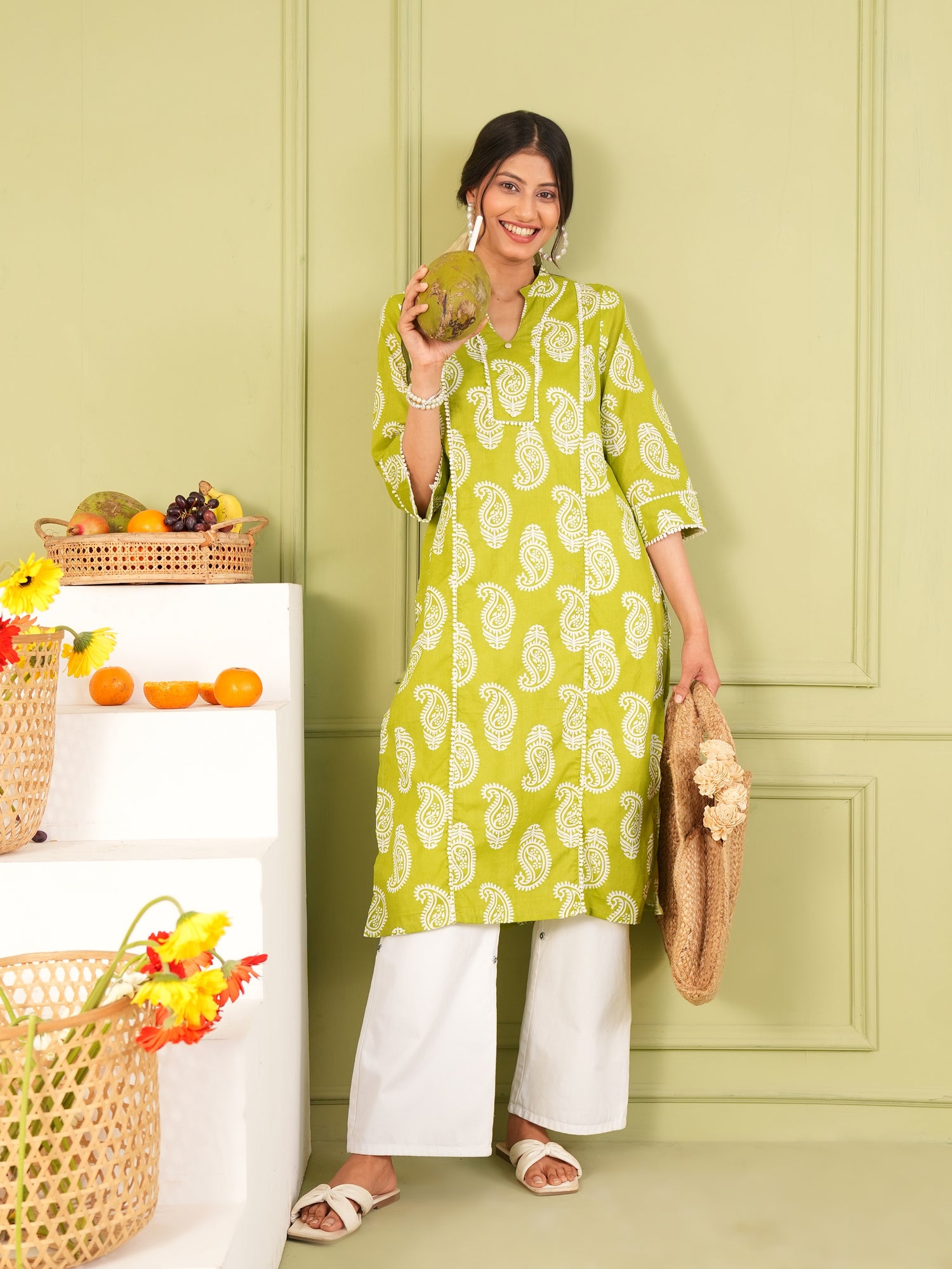 Women Green Cotton Kurta with Ethnic Motif Print Regular Fit Kurta