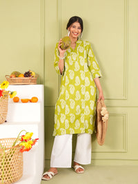 Women Green Cotton Kurta with Ethnic Motif Print Regular Fit Kurta