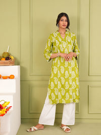 Women Green Cotton Kurta with Ethnic Motif Print Regular Fit Kurta