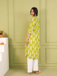 Women Green Cotton Kurta with Ethnic Motif Print Regular Fit Kurta