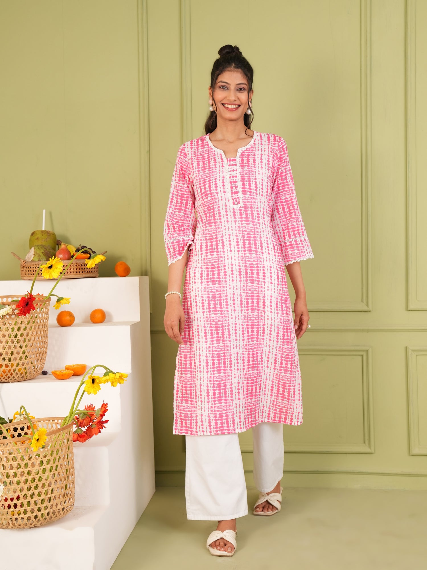 Women's Pink & White Cotton Shibori Printed Straight Kurta.
