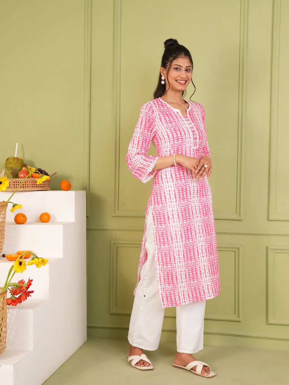 Women's Pink & White Cotton Shibori Printed Straight Kurta.